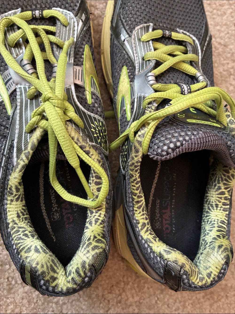 Brooks Men's Running Sneakers - Black & Lime - Picture 4 of 8